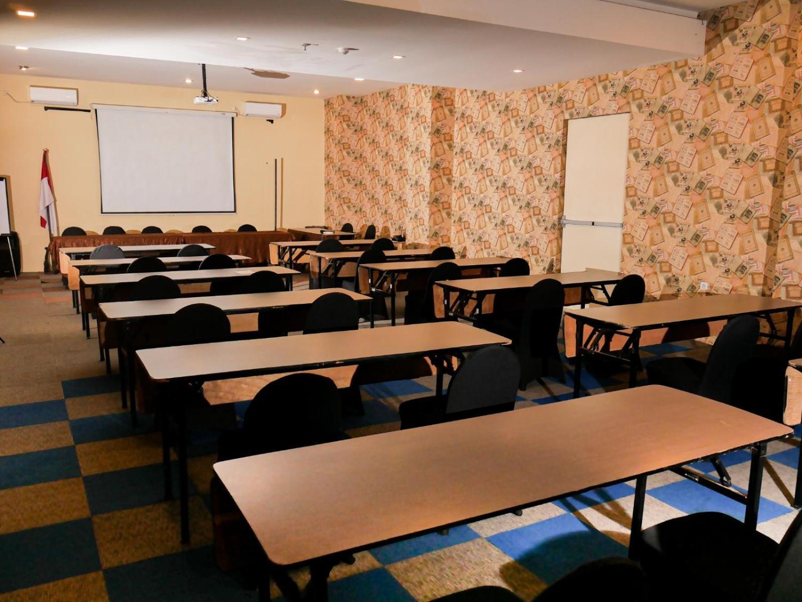Meotel Purwokerto Extérieur photo